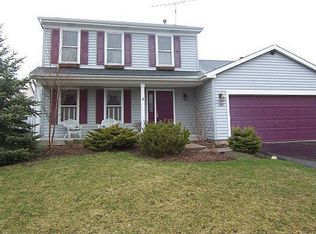 1457 Bridgedale Rd, Crystal Lake, IL 60014