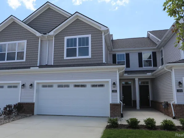 1205 Salt Springs Dr, Saline, MI 48176