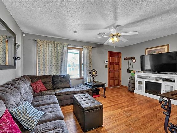 5th image of 1040 SW 51st St