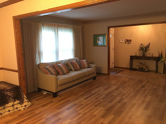 5th image of 212 Ambergate Ct