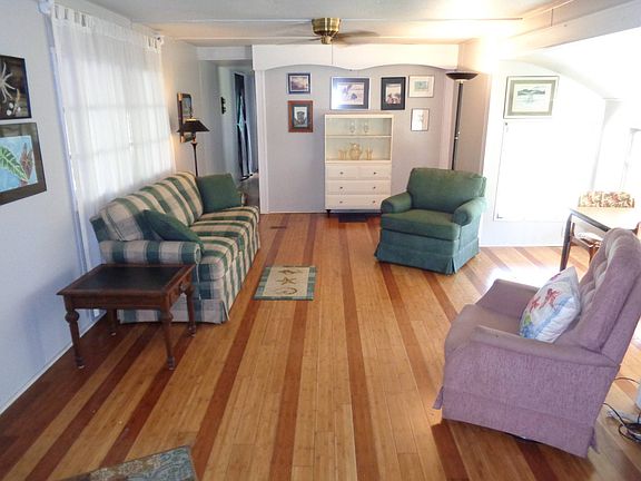 2nd image of 232 Royce St