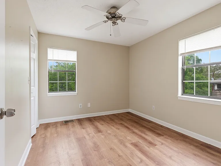 515 Chesterfield Ave #F — Photo 21