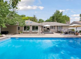 1917 Dixon Dr, Bloomington, MN 55431
