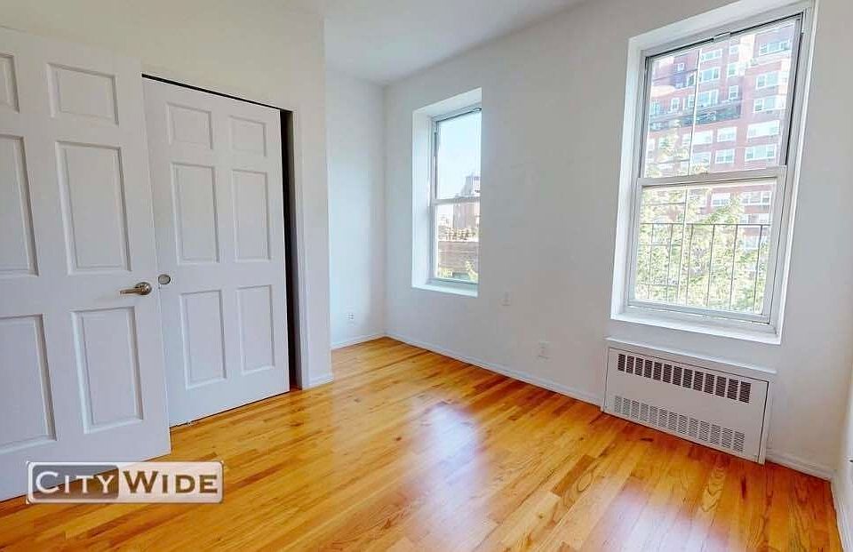 2nd image of 28 King St #53