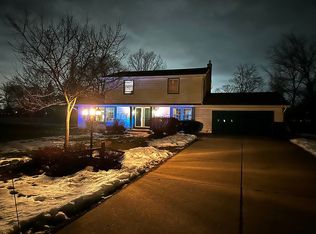 1018 W El Patio Ln, Mequon, WI 53092