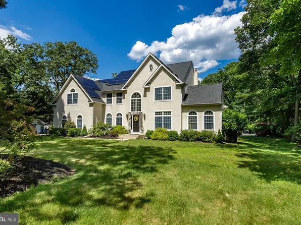 4 Monroe Ct, Southampton Township, NJ 08088