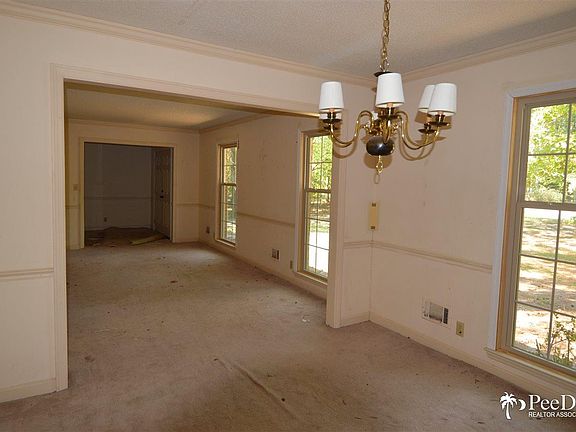 5th image of 439 Oakdale Dr