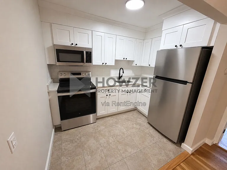 1019 Main St #C — Photo 2