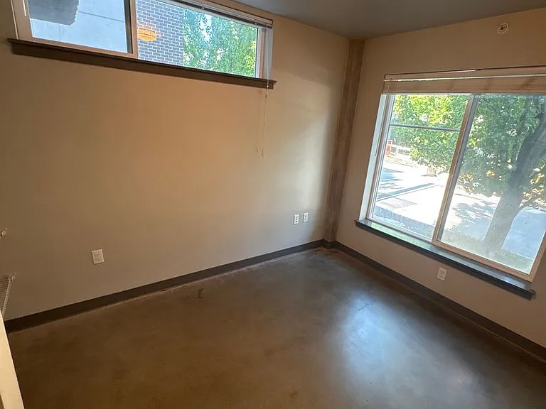 Eastlake Flats — Photo 61