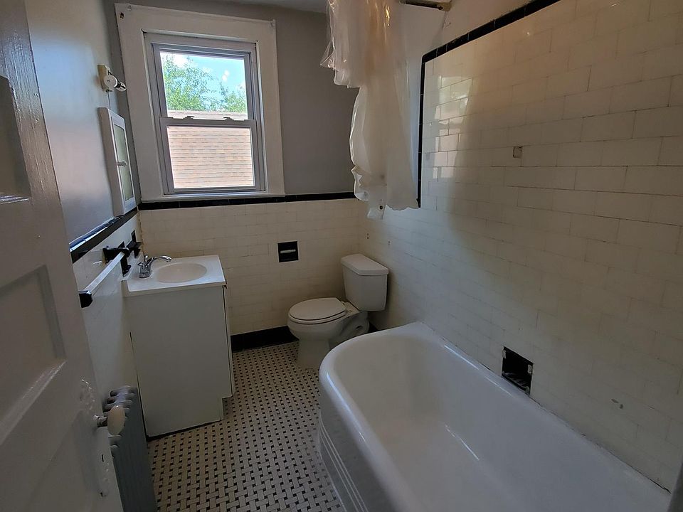 1st image of 40 Harrison Pl Floor 3