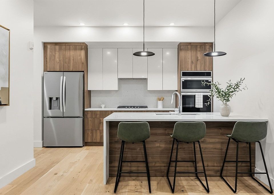 1st image of 47 Condor St #302