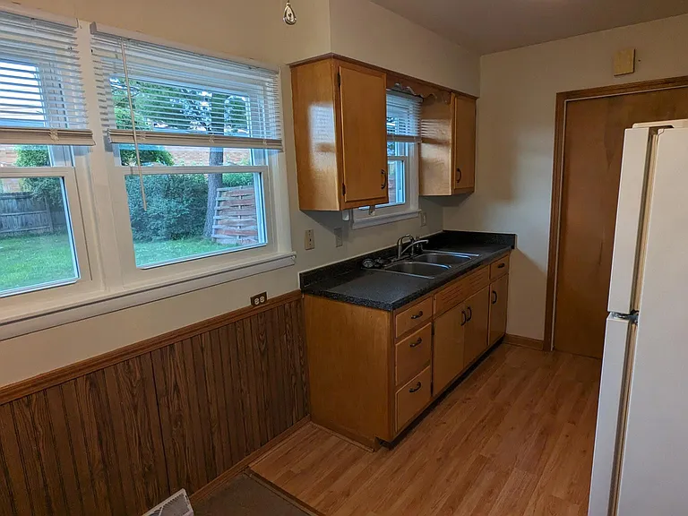 1816 Walnut St — Photo 5