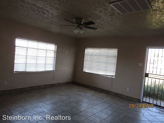3rd image of 1665 N Solano Dr