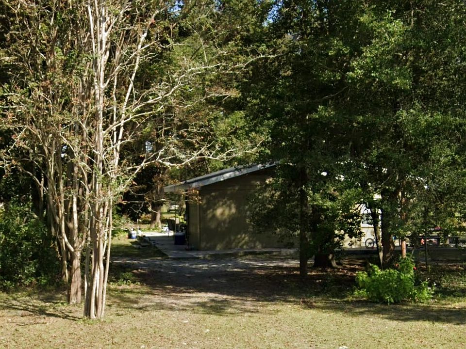 2nd image of 2417 Dorothy St