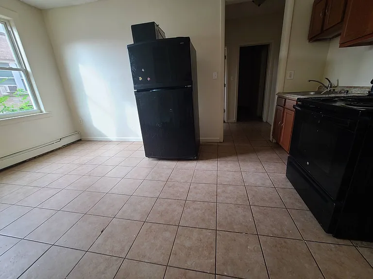 256 Mather St #1B — Photo 3