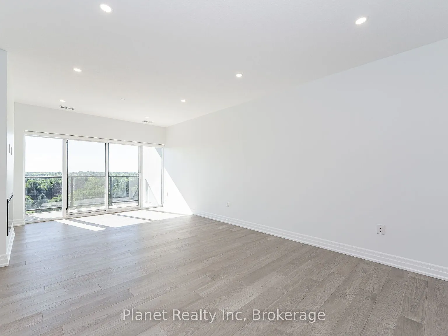 2 bed, $3,200 — Photo 4