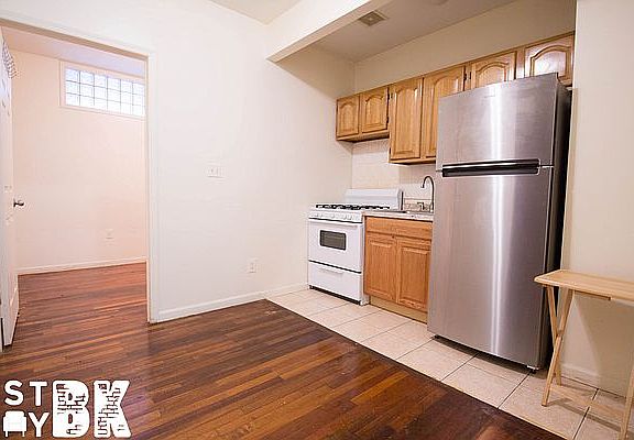 2nd image of 51 Clifton Pl APT 3D
