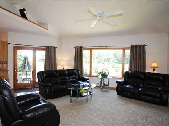 Overlooks Large Yard