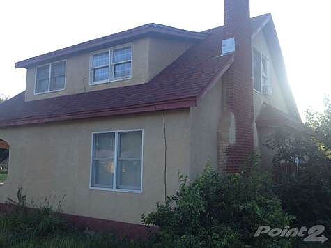 \n2 bed/1 bath each floor