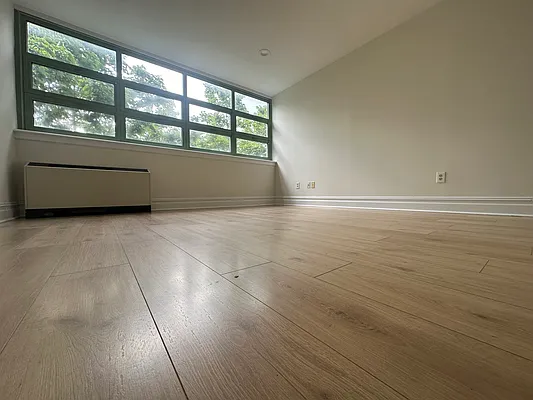 Rented by Astorian Realty Group LLC | media 1