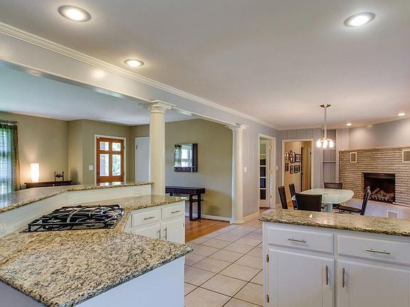 5th image of 4706 Hazelwood Cir