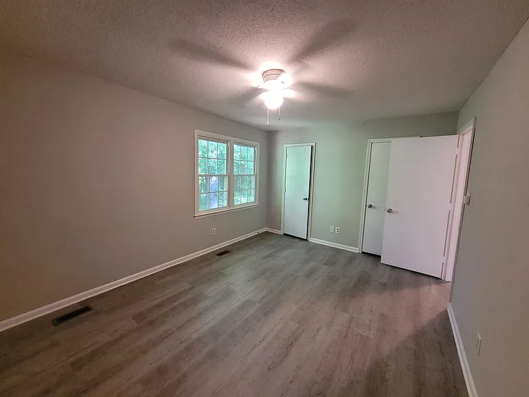 920 Jason Ct — Photo 24