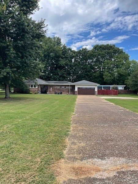 1st image of 111 Grandview Dr