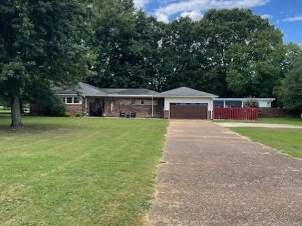 111 Grandview Dr, Lawrenceburg, TN 38464