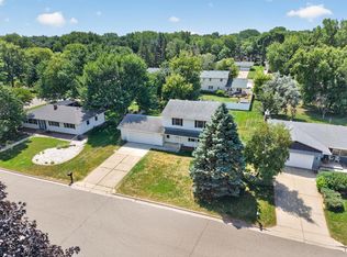 1772 Eldridge Ave W, Roseville, MN 55113