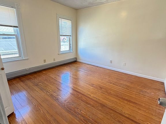 3rd image of 43-45 Foster St #2