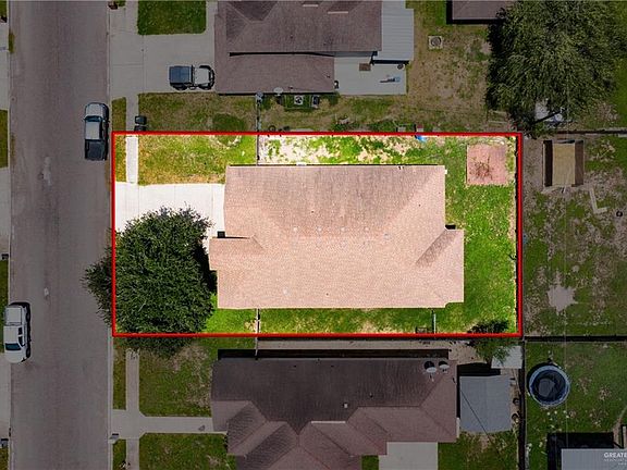 3rd image of 406 Aaron St