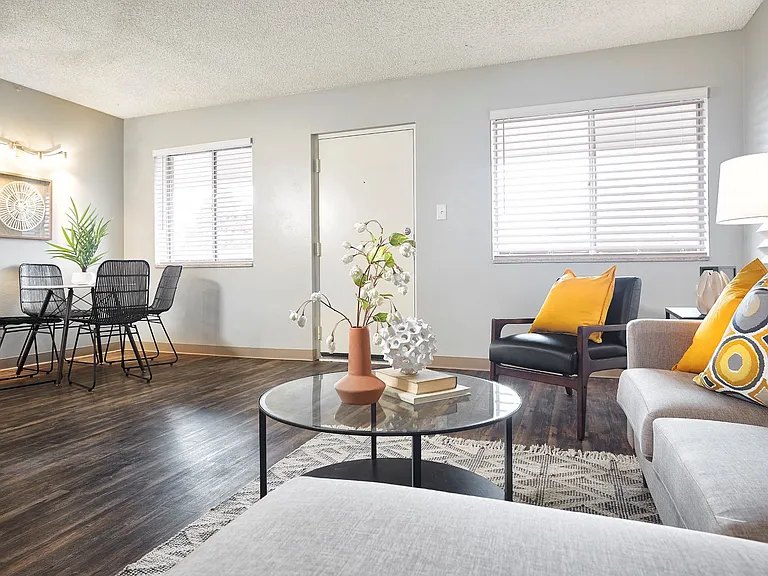 Weston Ridge Apartments — Photo 8