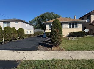 8706 W Stolting Rd, Niles, IL 60714