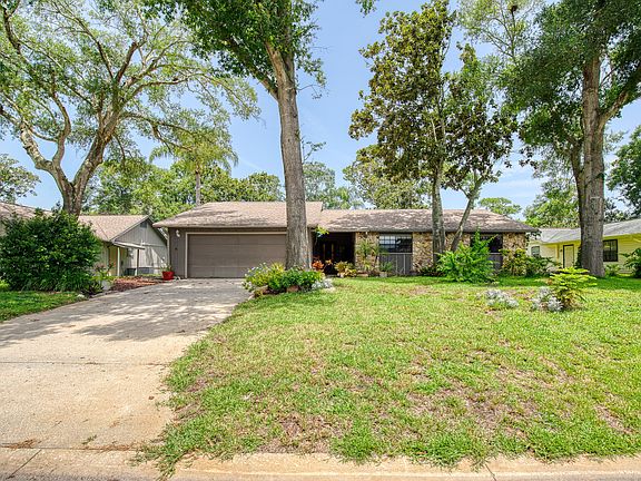 4th image of 40 Woodbourne Ln