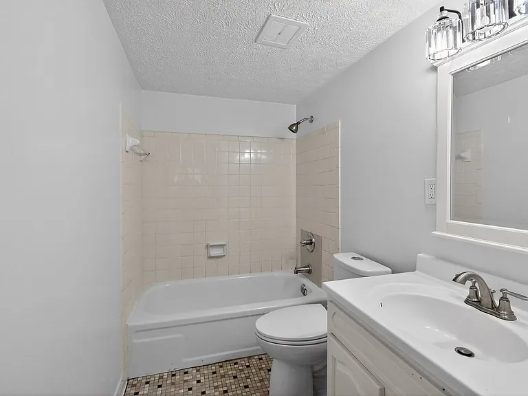 726 Zorn Ave #5 — Photo 9