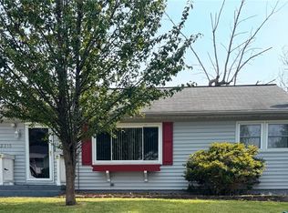 2315 W Hunt St, Decatur, IL 62526