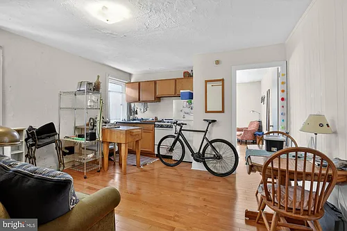 916 Pine St #3R Photo 1