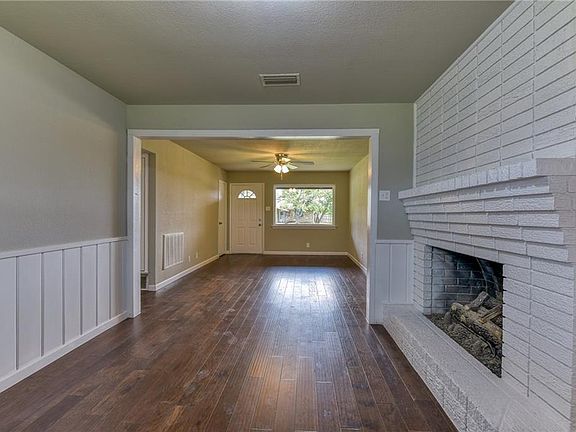 4th image of 1212 Casey Ct