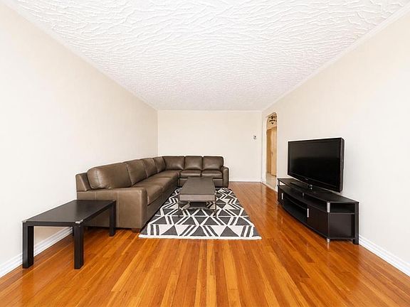 3rd image of 237 Bay 22nd St