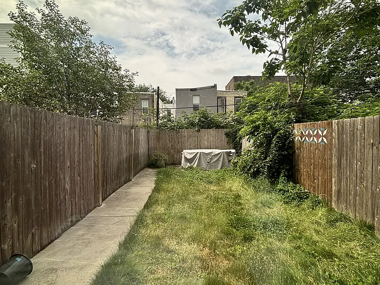2220 Ellsworth St — Photo 2
