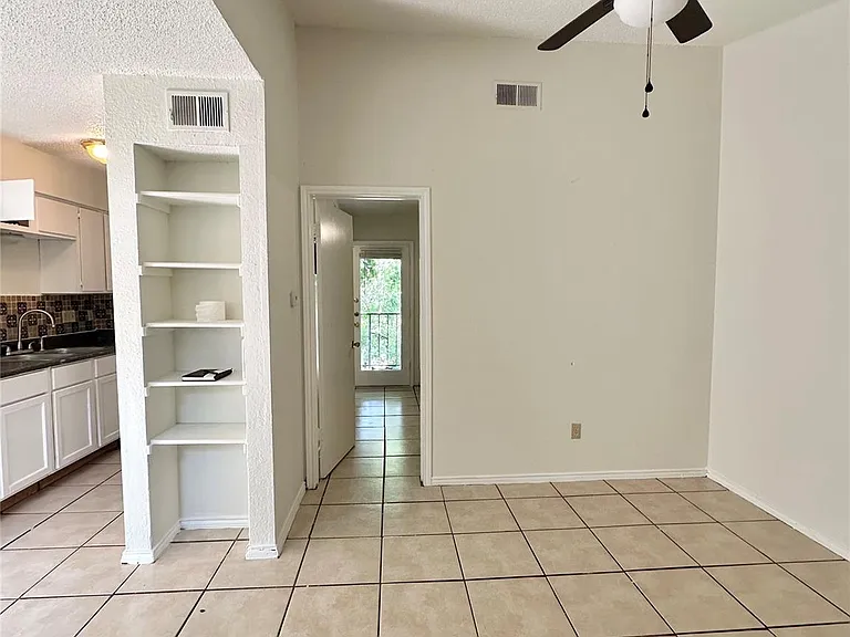 4322 Gillis St #204 — Photo 1