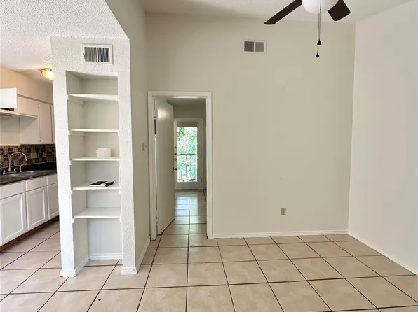 4322 Gillis St #204, Austin, TX 78745
