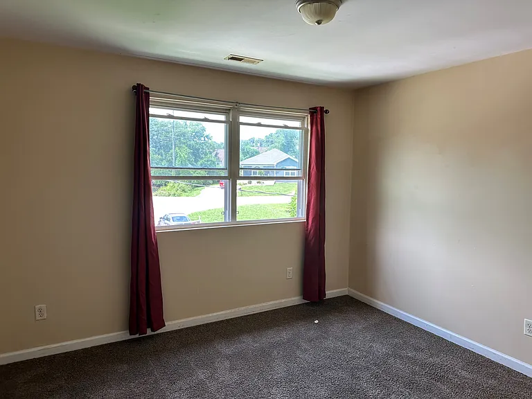 105 Chesapeake Ct — Photo 10