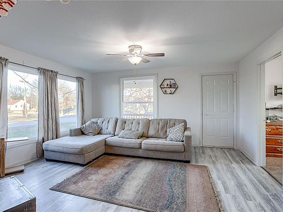 2nd image of 108 W Ethel St