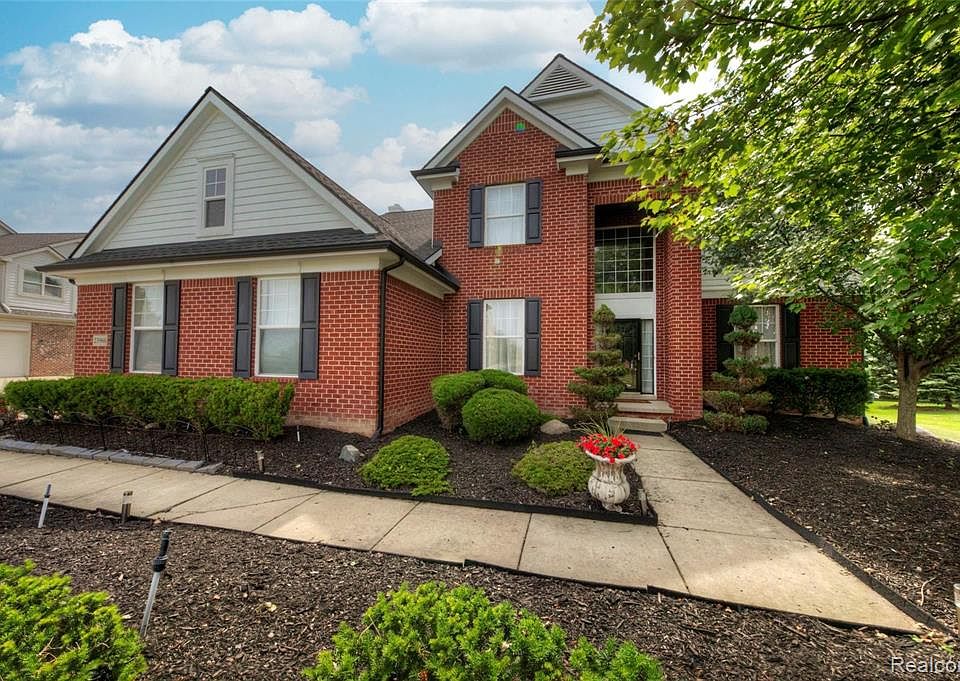 23966 Copperwood Dr E, South Lyon, MI 48178 Zillow