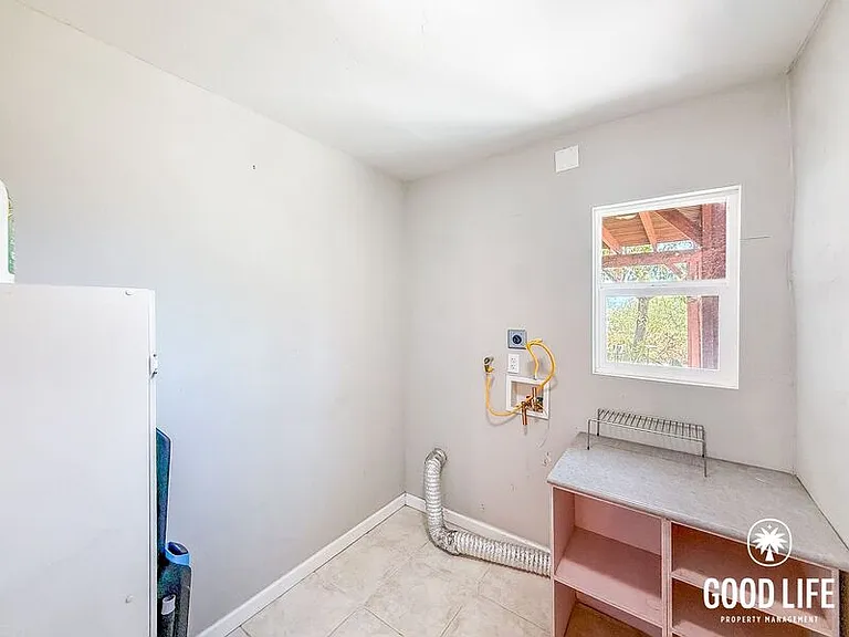 9719 Castaic Ct — Photo 7