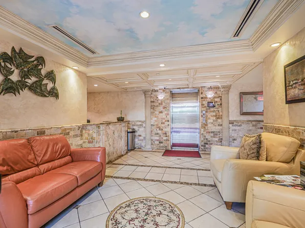 3165 Emmons Avenue image 32 of 33