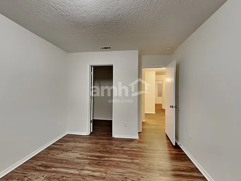 1211 N Cambrick Dr — Photo 17