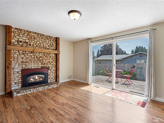 5th image of 3755 Westminster Dr SE