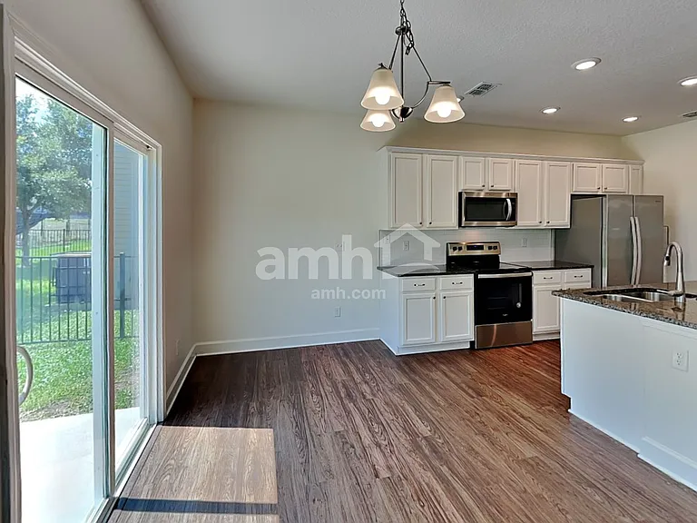 8505 Highfield Ave — Photo 4